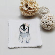 Charger l&#39;image dans la galerie, Lingette lavable oekotex, illustration pingouin avec fleurs | Bout&#39;D&#39;Chou